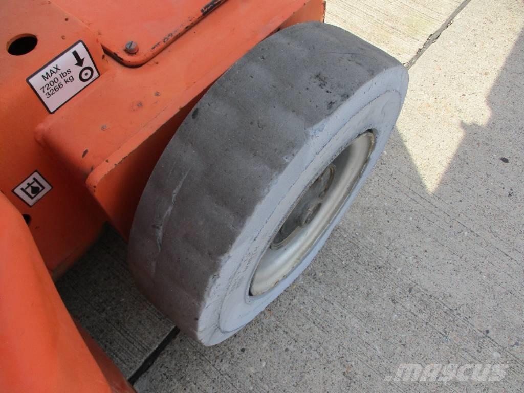 JLG E400 AJPN (745) Nacele compacte autopropulsante