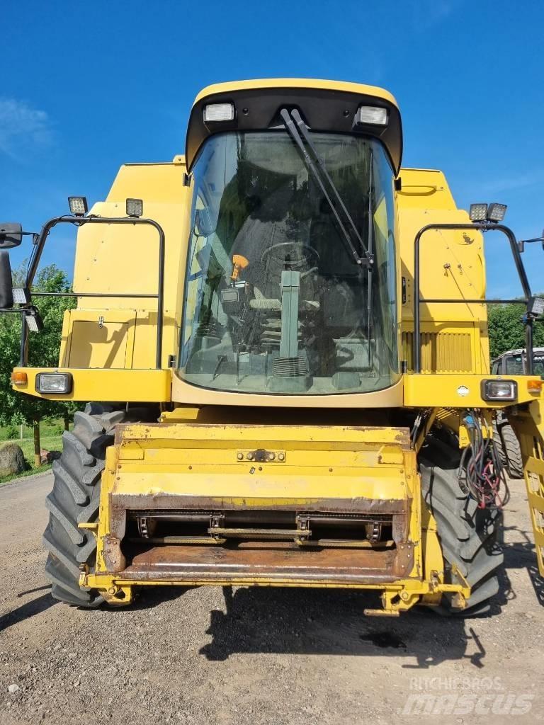 New Holland TX 68 Combine de secerat
