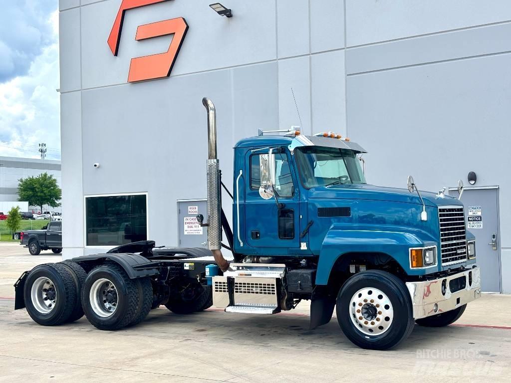 Mack Pinnacle Autotractoare
