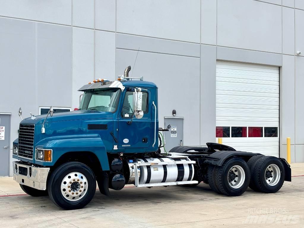 Mack Pinnacle Autotractoare