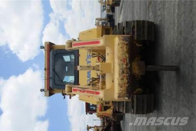 Komatsu D275A-5 Buldozere pe senile
