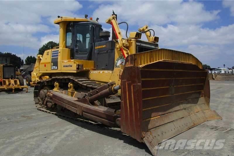 Komatsu D275A-5 Buldozere pe senile
