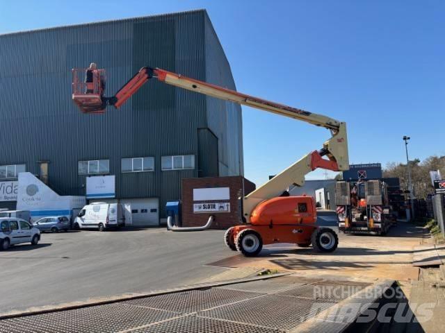 JLG 800 AJ Nacele cu brat articulat