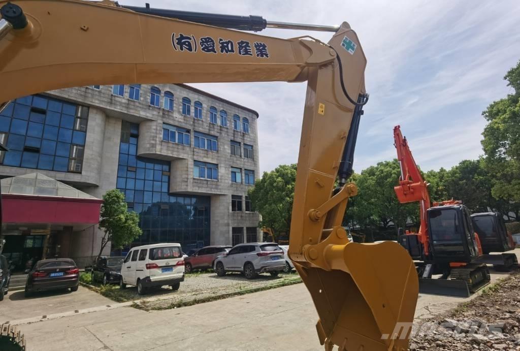 CAT 325 D Excavatoare pe șenile
