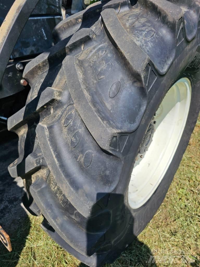 New Holland TM 140 Tractoare