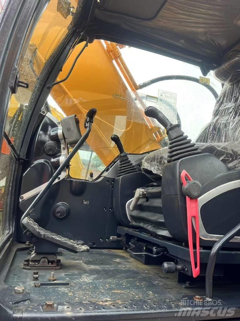 Hyundai R220LC-9S Excavatoare cu roti