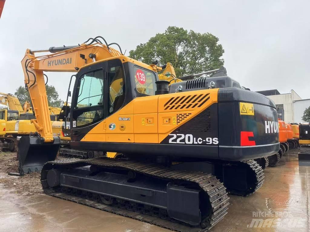 Hyundai R220LC-9S Excavatoare cu roti