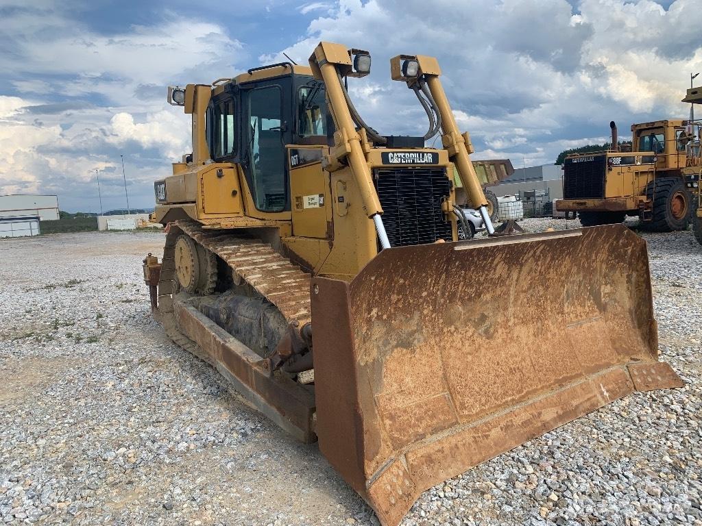 CAT D 6 T Buldozere pe senile