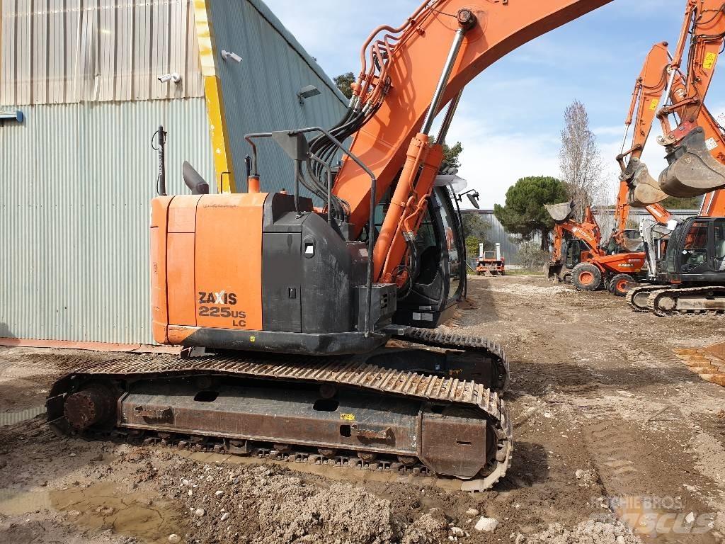 Hitachi ZX225USLC Excavatoare pe șenile
