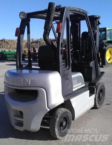 Nissan FD02A25Q Stivuitor diesel