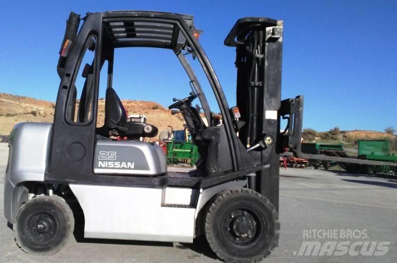 Nissan FD02A25Q Stivuitor diesel