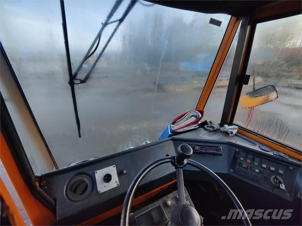 Sisu TR 180 AL 2 Adaptor terminal