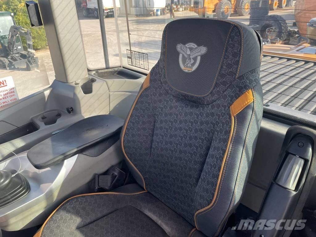CASE 721G-XT Incarcator pe pneuri