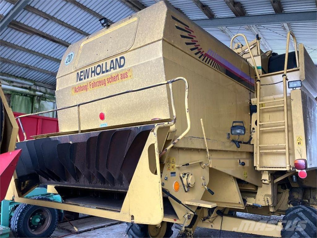 New Holland TX67 Combine de secerat