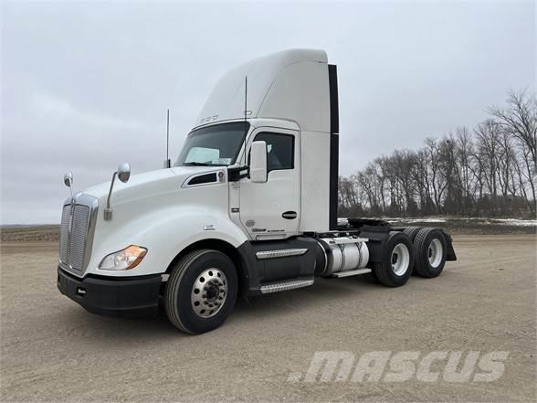 Kenworth T680 Autotractoare