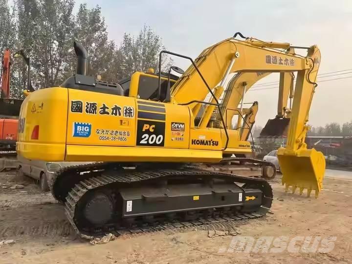 Komatsu PC 200 Excavatoare pe șenile
