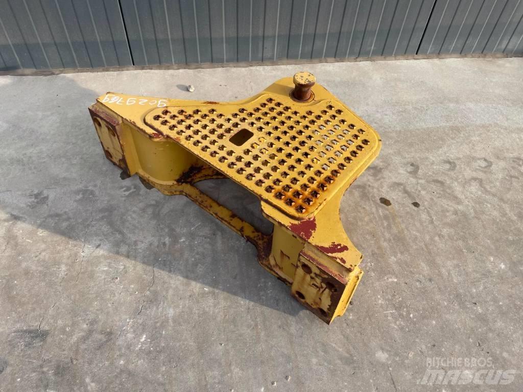 CAT D6K Zugtraverse Alte componente