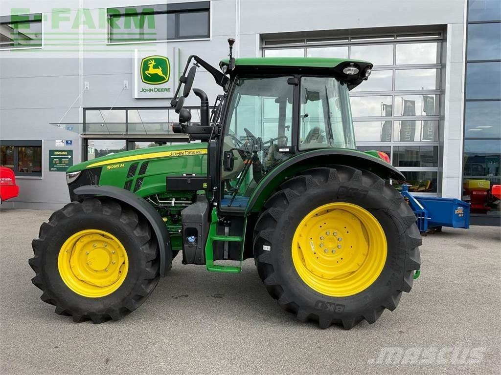 John Deere 5095M Tractoare