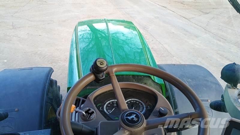 John Deere 6210R Tractoare