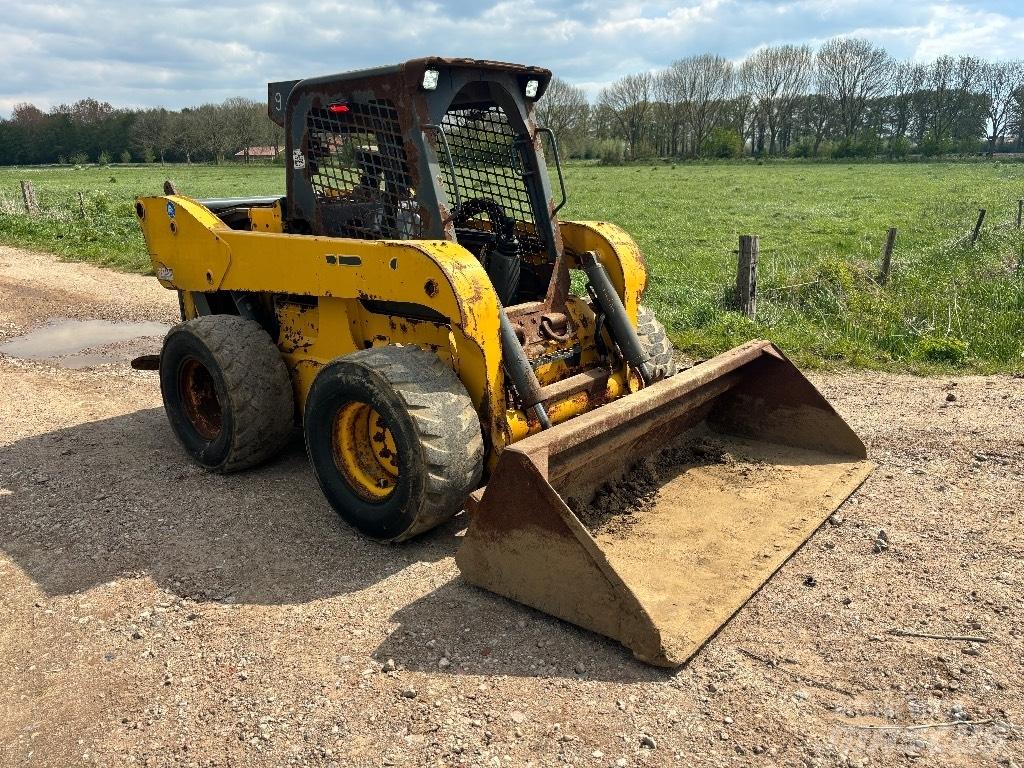 Gehl V 400 Mini incarcator