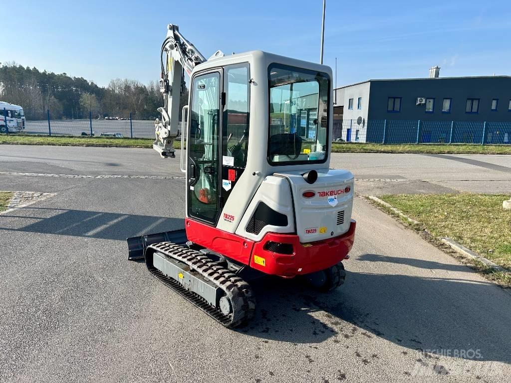 Takeuchi TB 225 Mini excavatoare < 7t