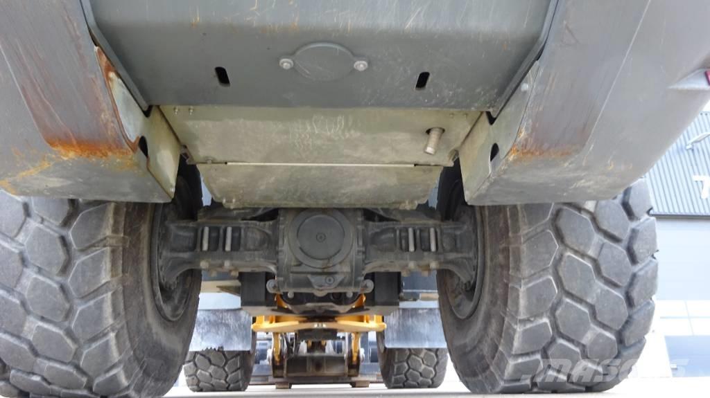 Liebherr L566 xPower Incarcator pe pneuri