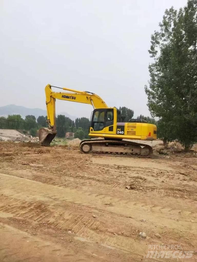 Komatsu PC 240 Excavatoare pe șenile
