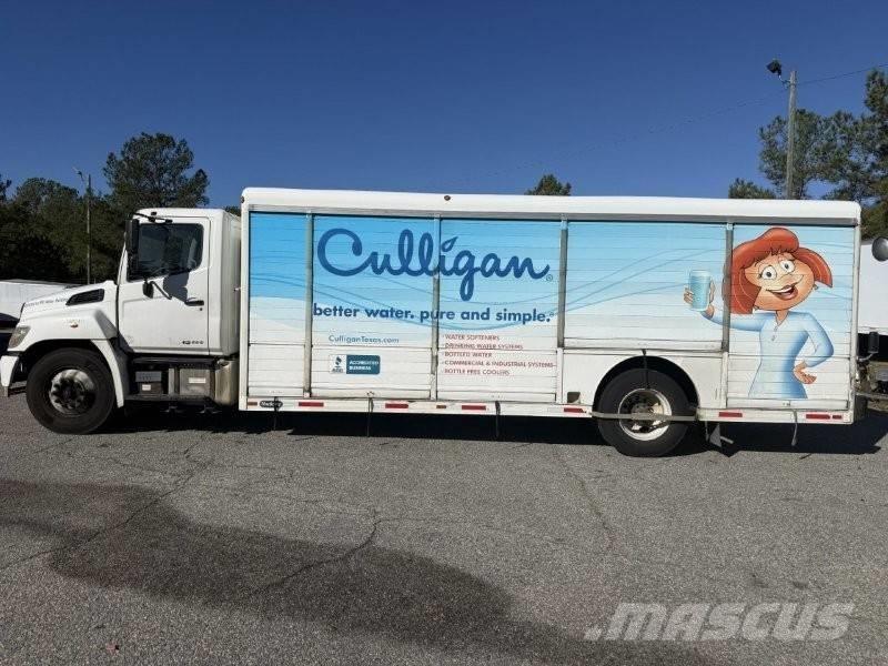 Hino 338 Camioane transport bauturi