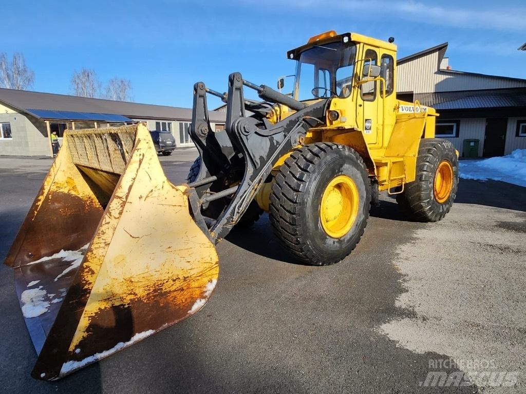 Volvo BM LM846 Incarcator pe pneuri