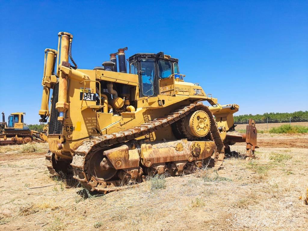 CAT D10 Buldozere pe senile