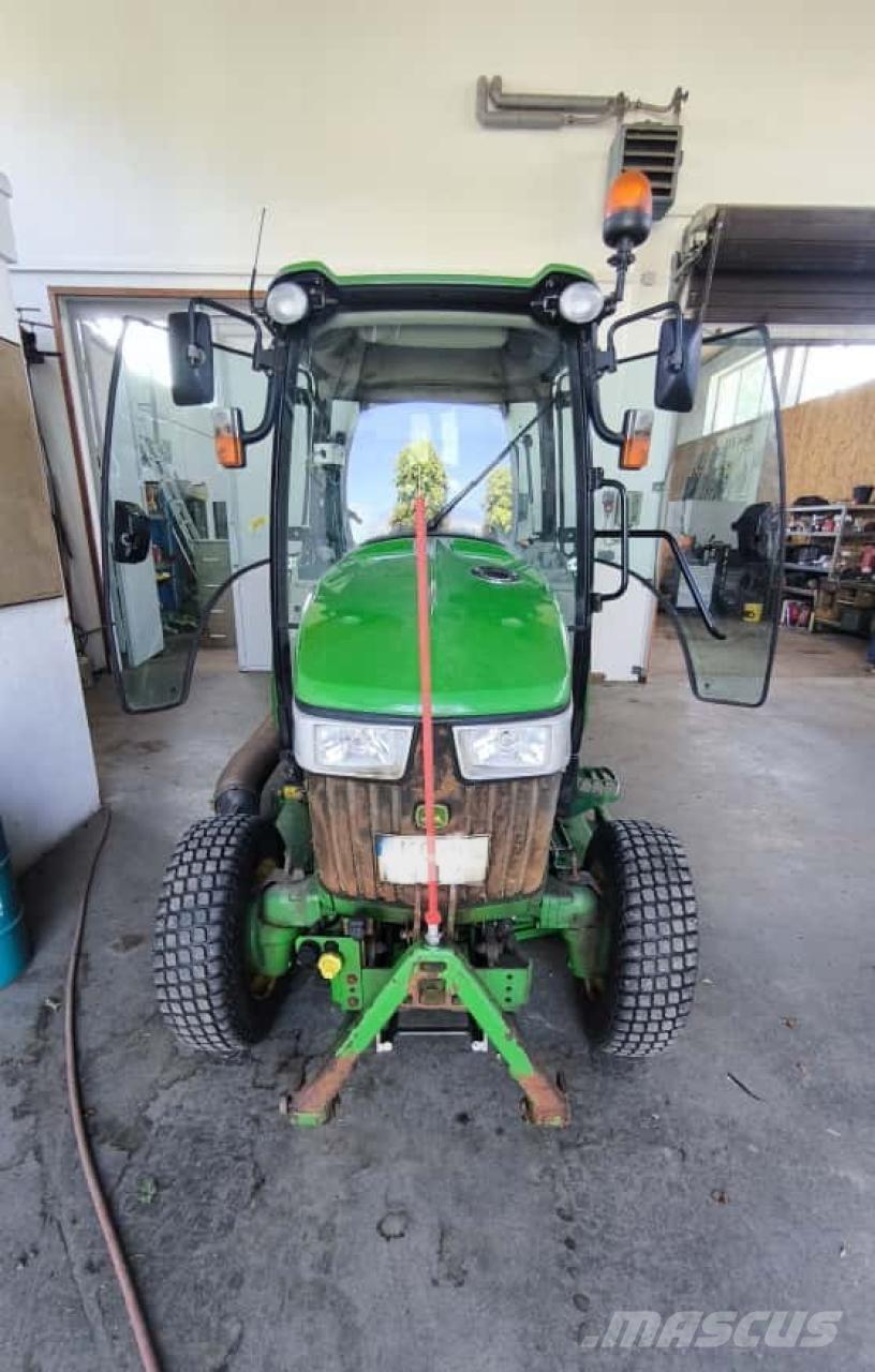 John Deere 3046R Tractoare compacte