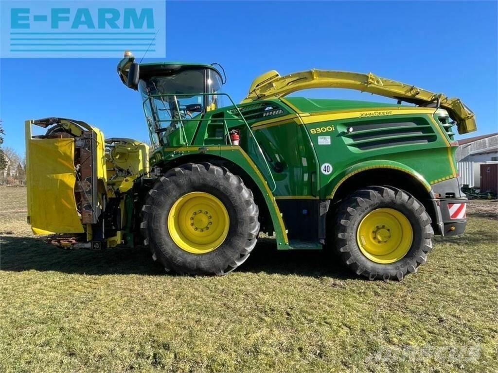 John Deere 8300 Forajere cu autopropulsare