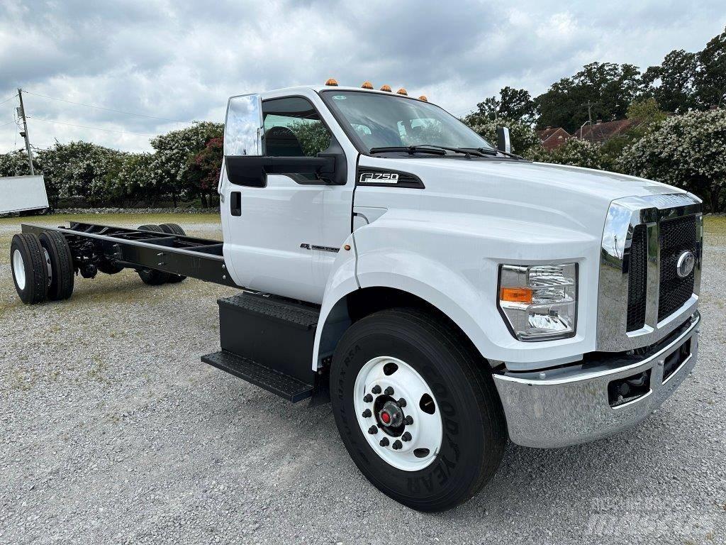 Ford F-750 Camion cabina sasiu