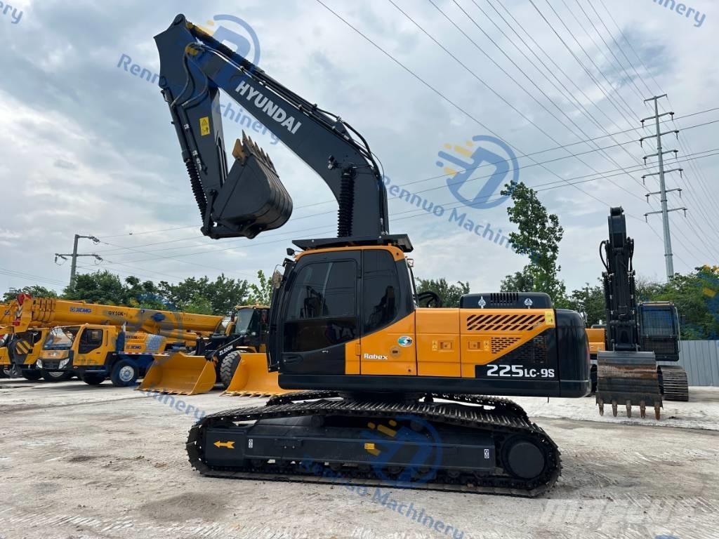 Hyundai 225LC-9S Excavatoare pe șenile
