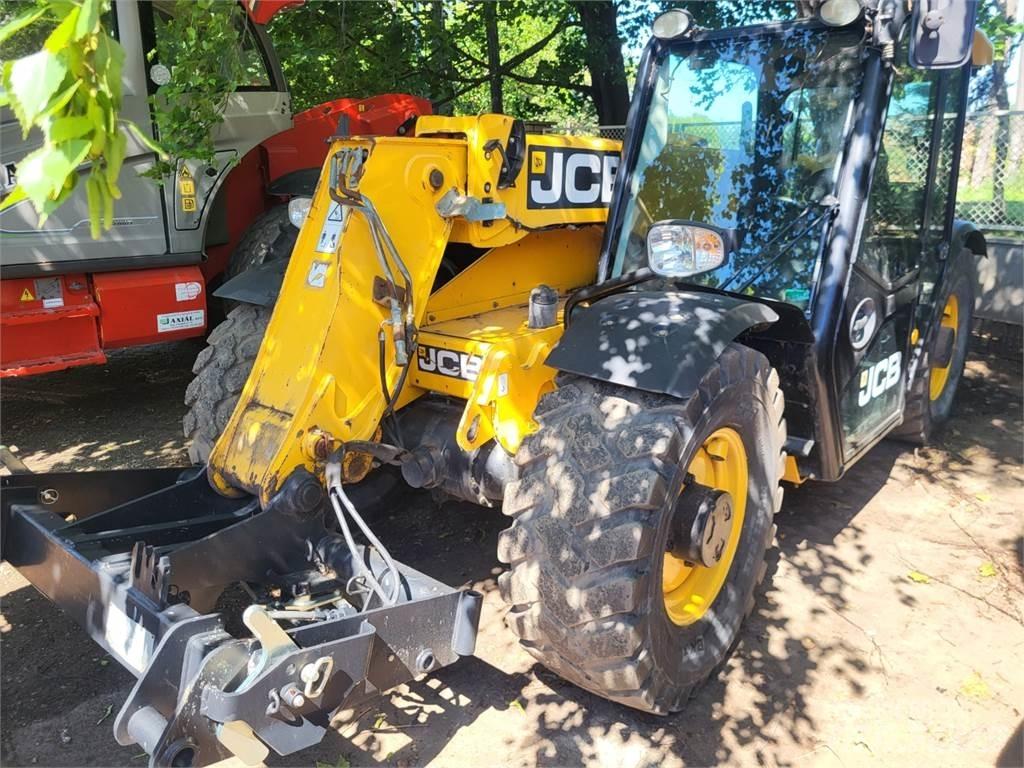 JCB 527-58AGRI 4X4 Utilaje construcții - Altele