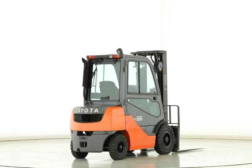 Toyota 02-8 FDF 25 Stivuitor diesel