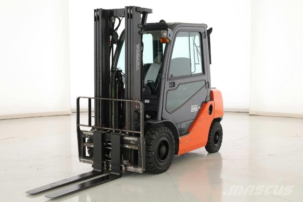 Toyota 02-8 FDF 25 Stivuitor diesel
