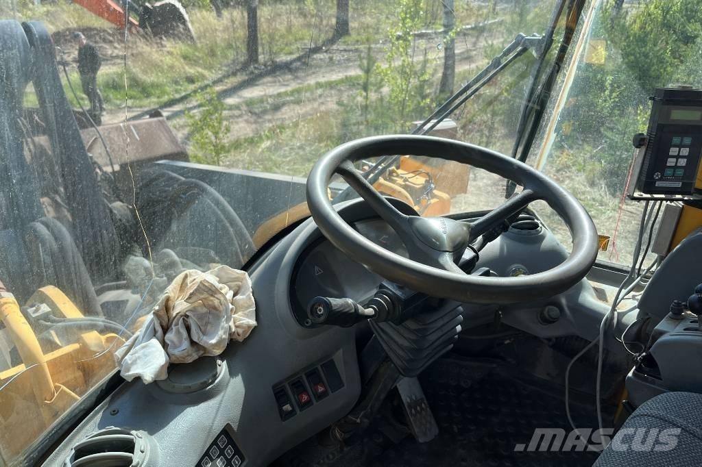 Volvo L 220 Incarcator pe pneuri