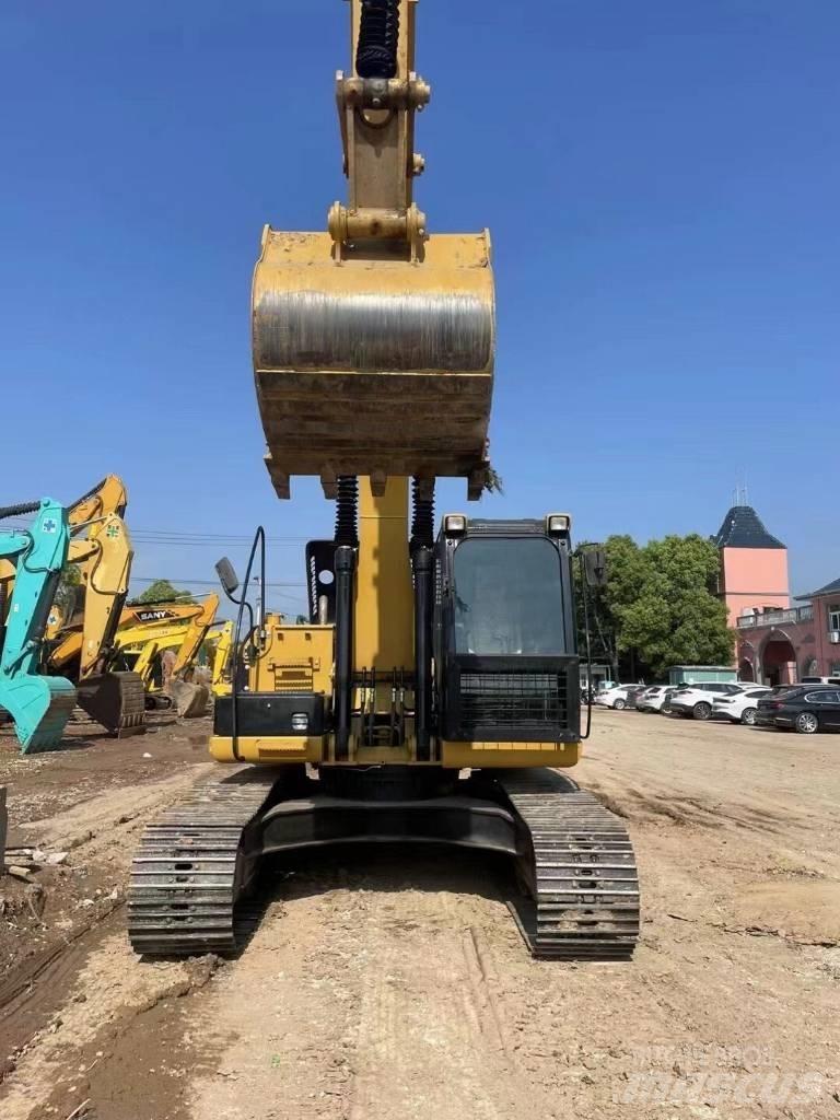 CAT 323 D Excavatoare pe șenile

