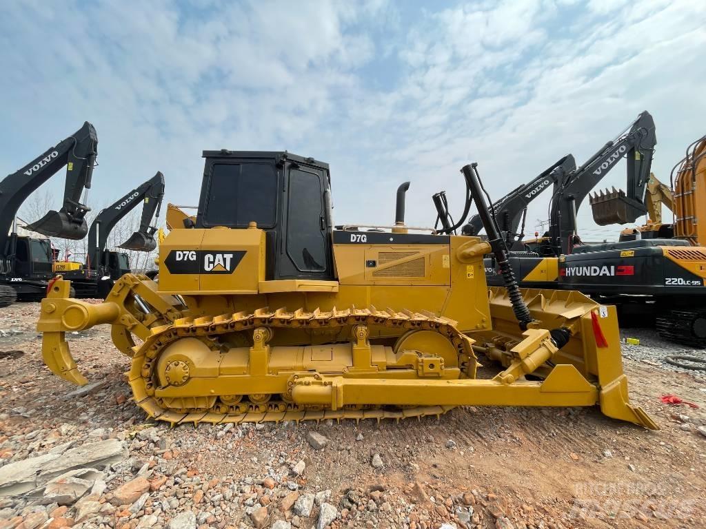 CAT D 7 G Excavatoare pe șenile

