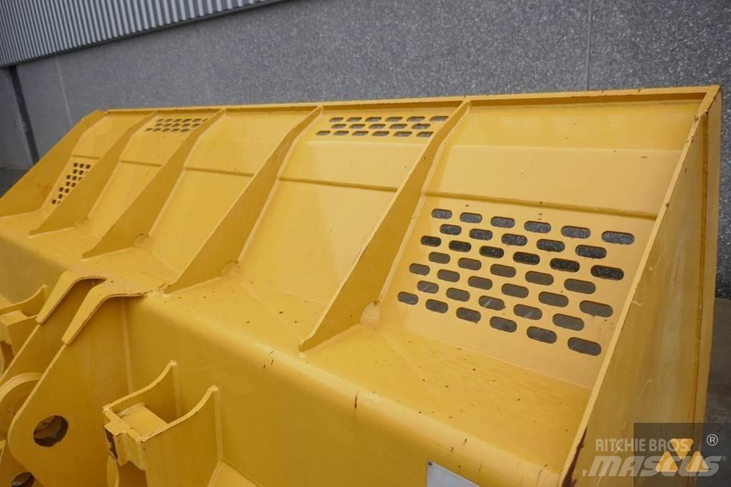 CAT 930 Bucket Pistoane