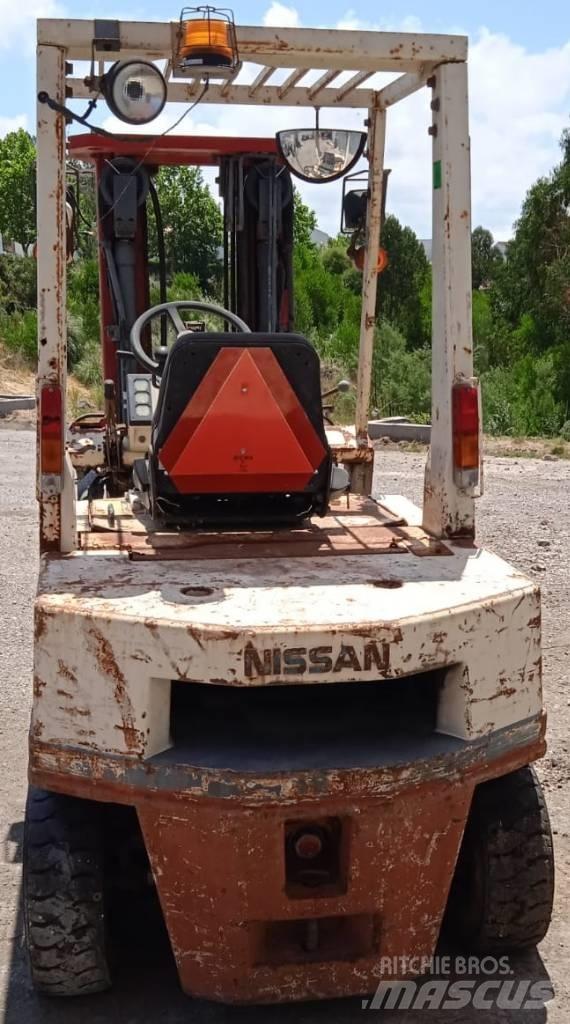 Nissan EH02A20U Stivuitor diesel