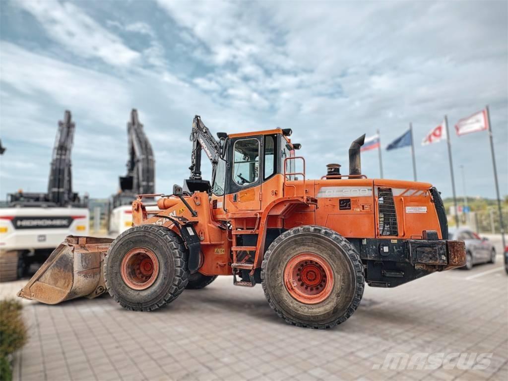 Doosan DL 300 Incarcator pe pneuri