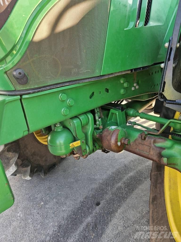 John Deere 6215 R Tractoare
