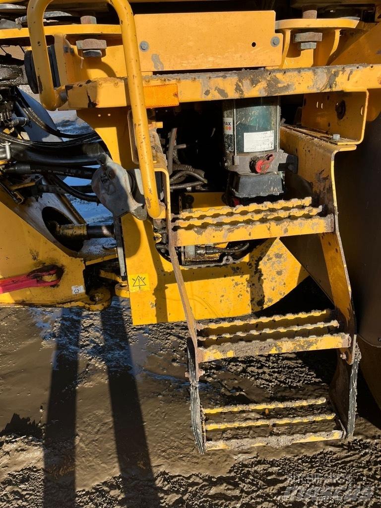 Volvo L 120 F Incarcator pe pneuri