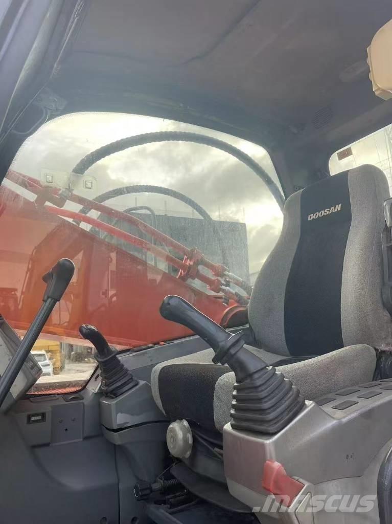 Doosan DX300LC-9C Excavatoare pe șenile
