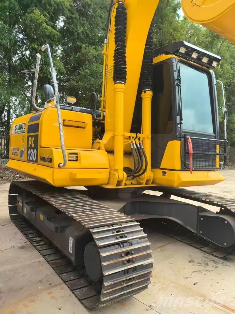 Komatsu PC 130 Excavator amfibiu