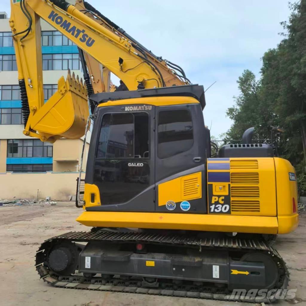 Komatsu PC 130 Excavator amfibiu