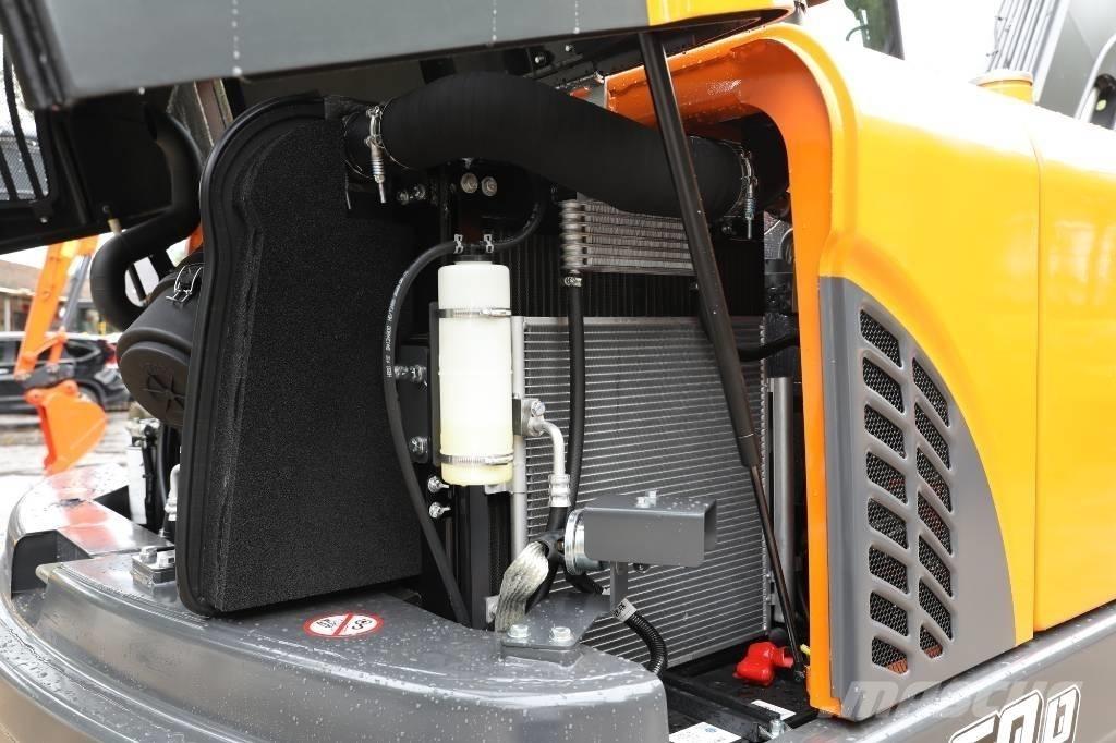 Develon DX 60 D Excavatoare cu roti