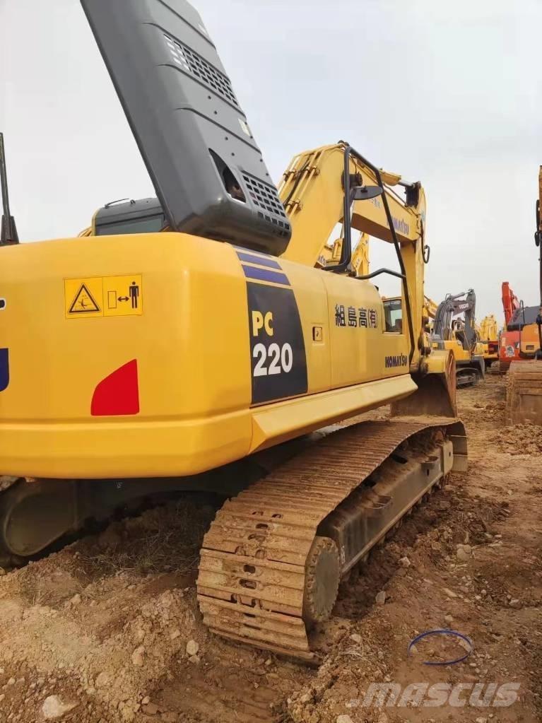 Komatsu PC220 Excavatoare pe șenile
